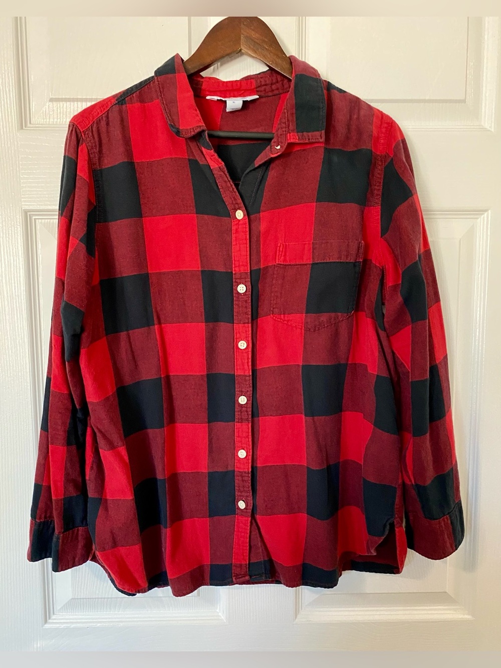 Old Navy Red and Black Flannel Button Up Long Sleeve Shirt, Size XL